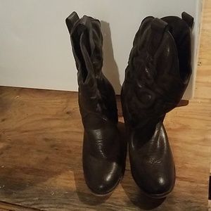 Brown cowgirl boots